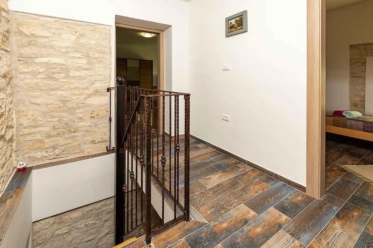 Holiday Home In Svetvincenat - Istrien 51850